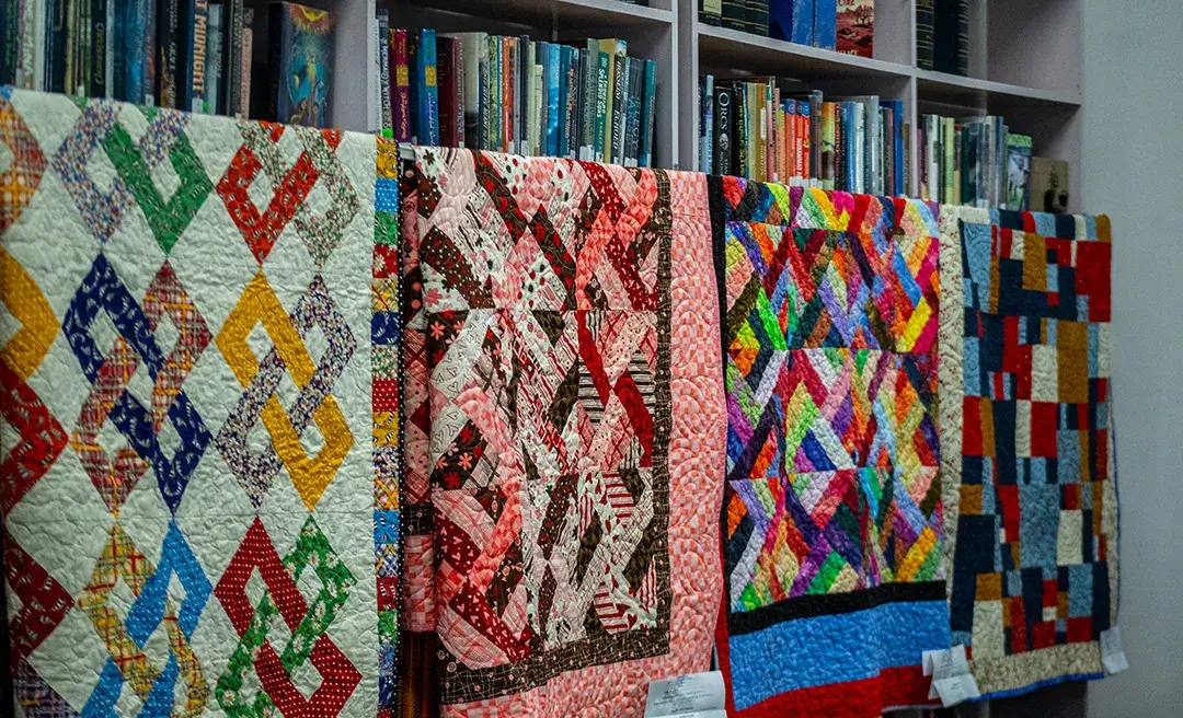 Quilt show in library
